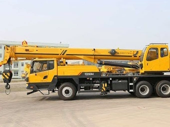 Liugong Mobile 25 Ton 4 Sections Telescopic Boom Truck Crane Tc250A4