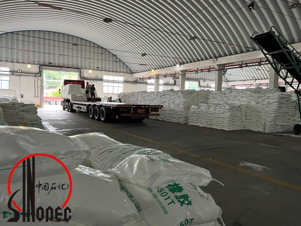 Sinopec&prime; S Highest Quality Liquid Epoxy Resin E-44 Best Price