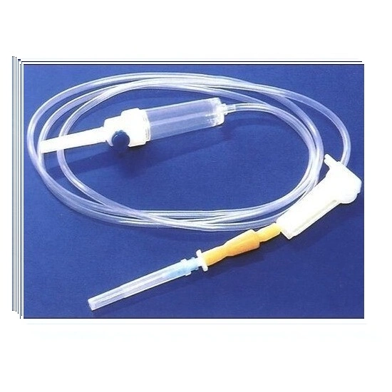 Sistema de infusión IV desechable con filtro de líquido