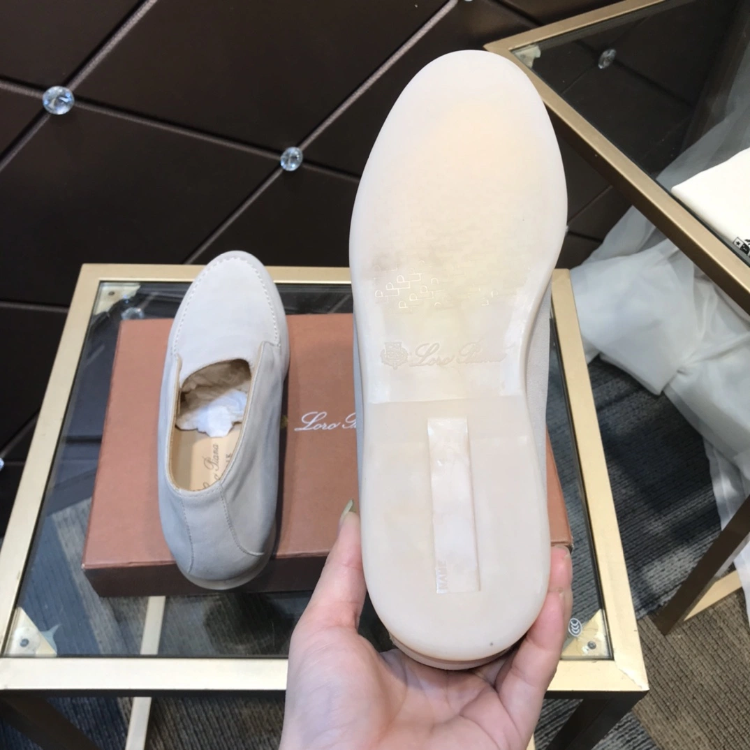 Loros Pianas Lp Suede zapatos planos de deslizamiento de la Mujer sobre la Mujer Mocasines de bloqueo de metal decorar mesas de convergencia mulas planas zapatos casual Zapatos de Damas de verano de 2023 con la caja