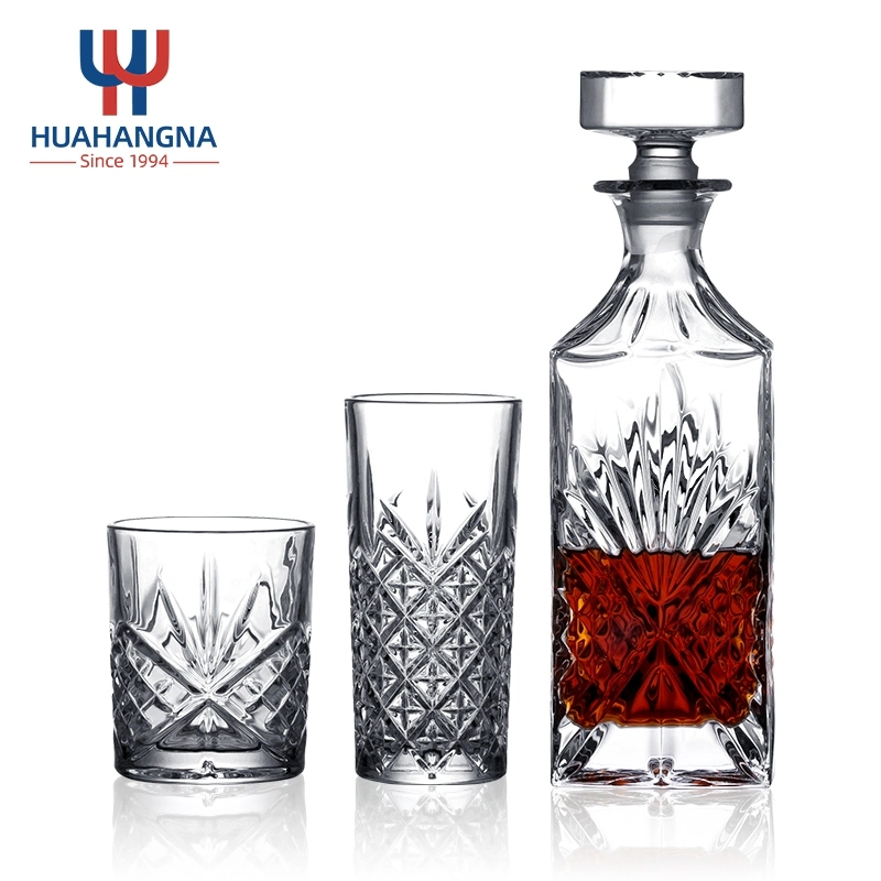 China Maunfacturer 800ml Crystal Glass Bourbon Bottle Decanter Set with 6 Whiskey Glasses for Liquor Rum Vodka Gifts for Men