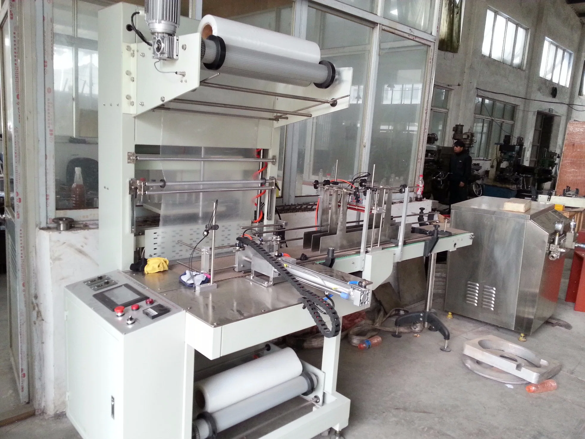 Semi Automatic Bottle Shrink Wrapping Machine