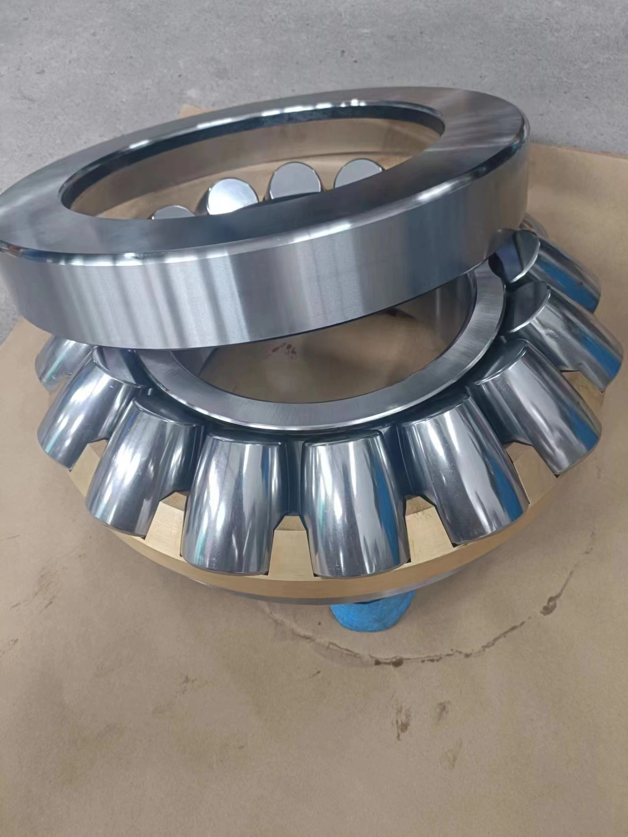 Super Polished P6 P4 29436 Heavy Load Spherical Roller Bearing for Crushing Machine Parts, Mining Machine, Agricultural Machine