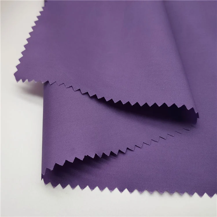 100 % polyester Taffeta 210t tissu pu enduit 100 mm imperméable pour imperméable veste Parapluie tissu pour sweat-shirt, robe, vêtement, textile domestique (3 % polyester)