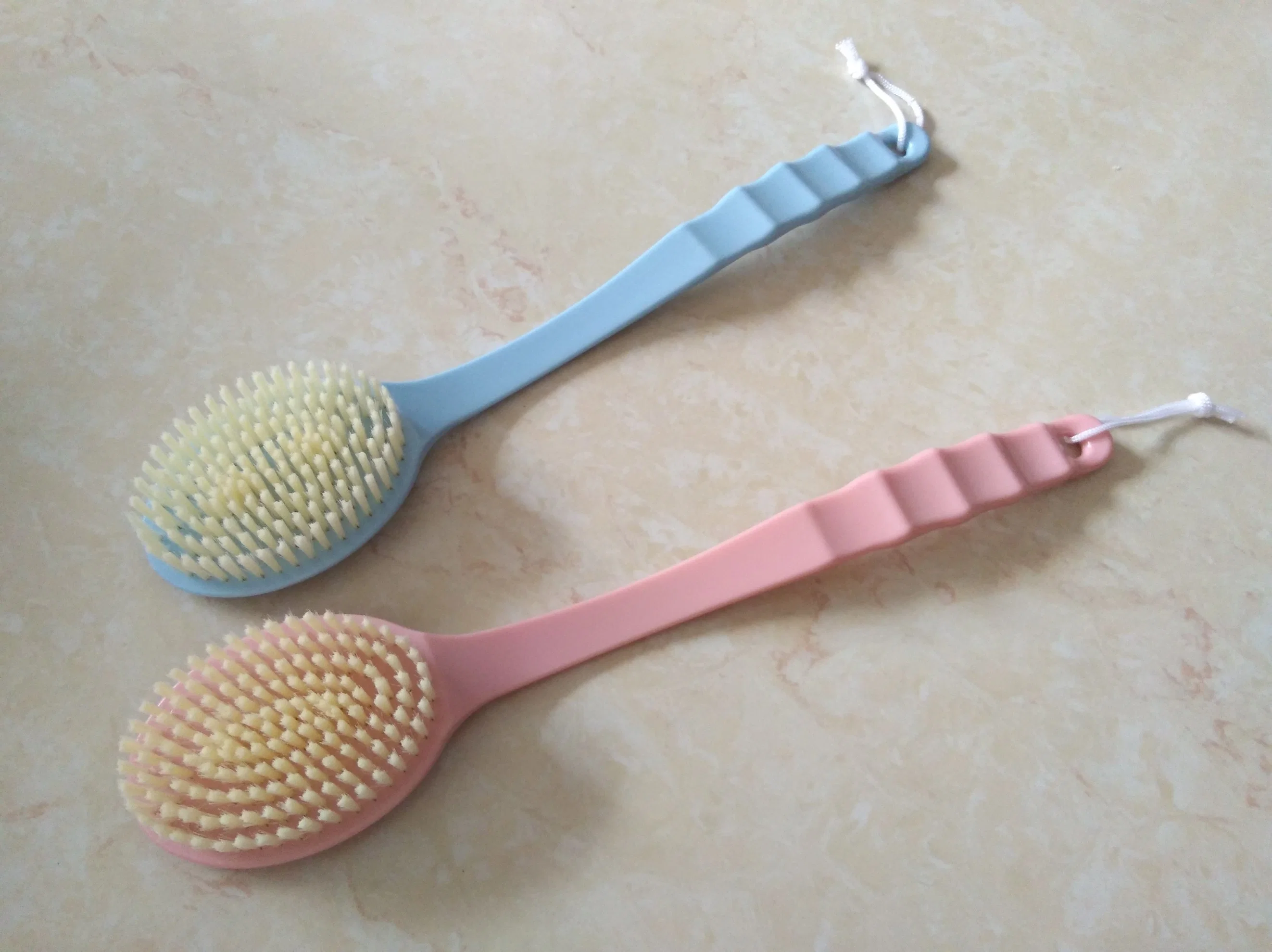 Wholesale/Supplier High quality/High cost performance  Plastic OEM Logo Dry Skin Body Bristles Bath Brush