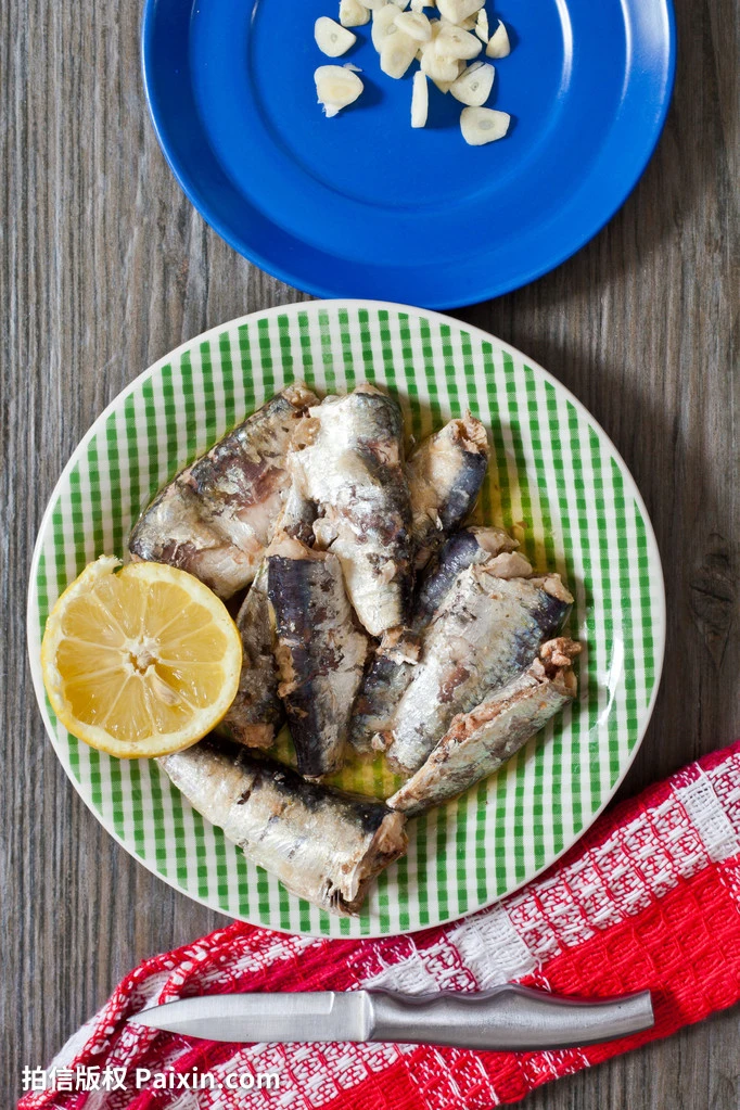 Conservas de sardinhas em óleo vegetal, clube pode Sardinha 155g