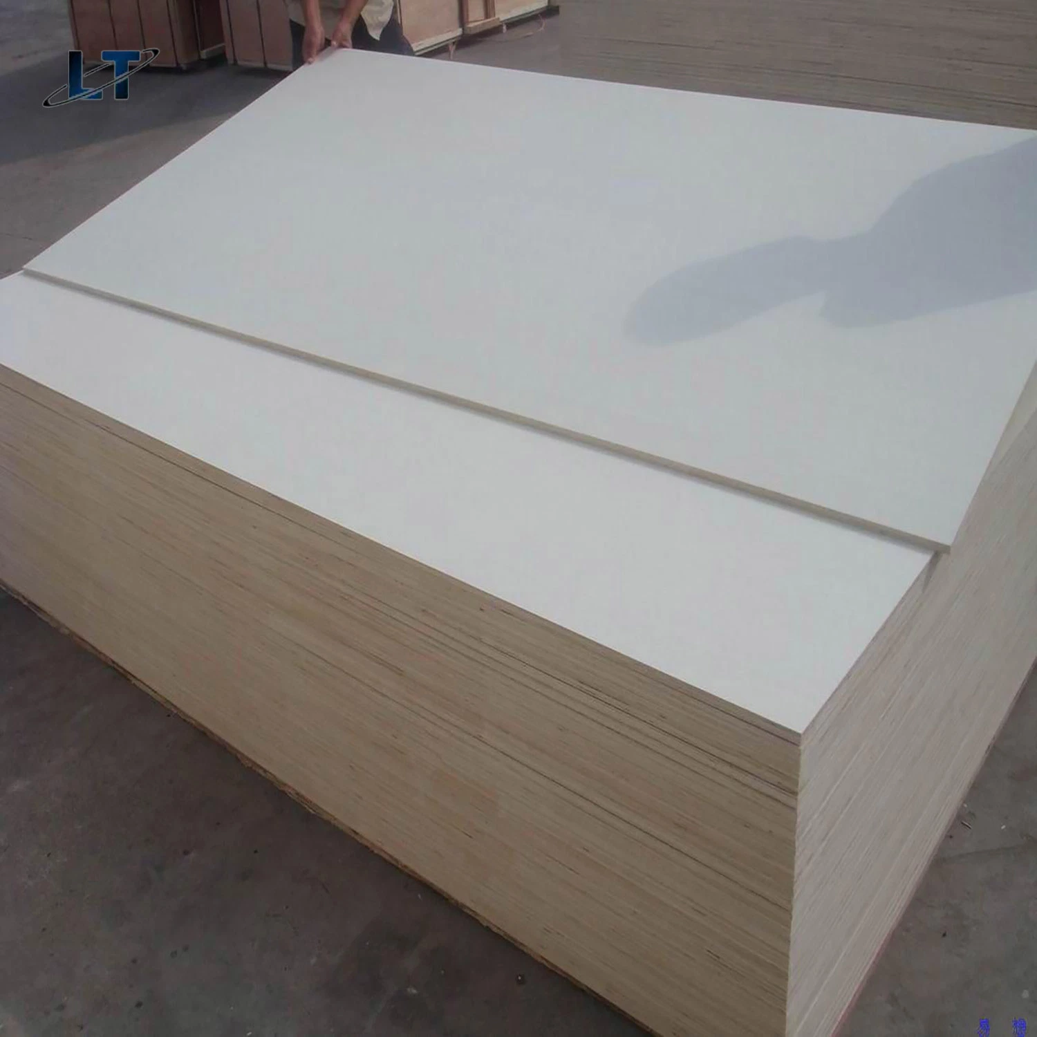 Construction Ply Film Faced Anti Slip Plywood for Concert Reuse Waterproof Ply Poplar Eucalyptus E0 E1 Glued First Grade