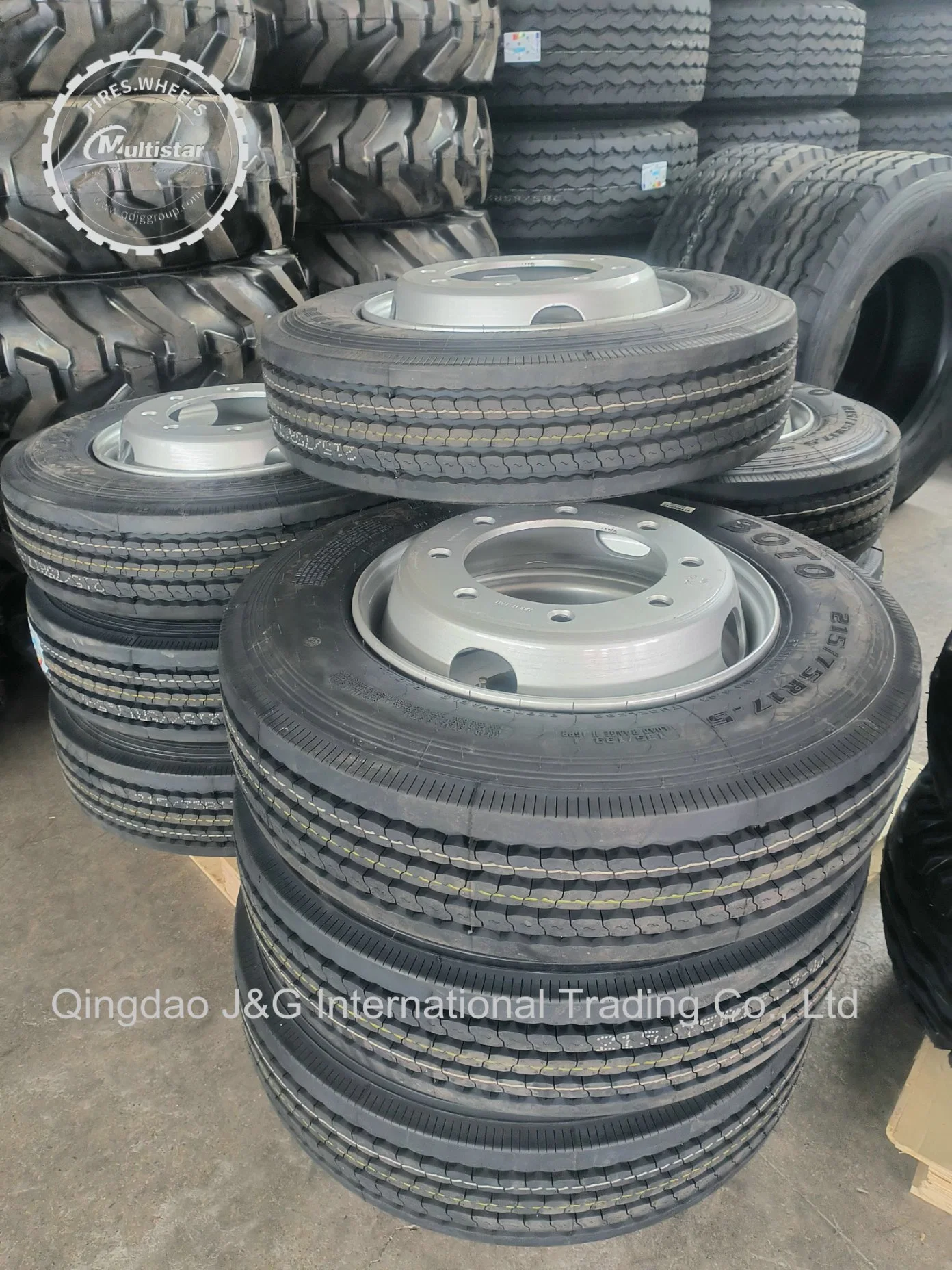 Pneus de chariot radial 215/75r17,5 235/75r17,5 245/70r17,5 avec entraînement / direction / pneu toutes positions