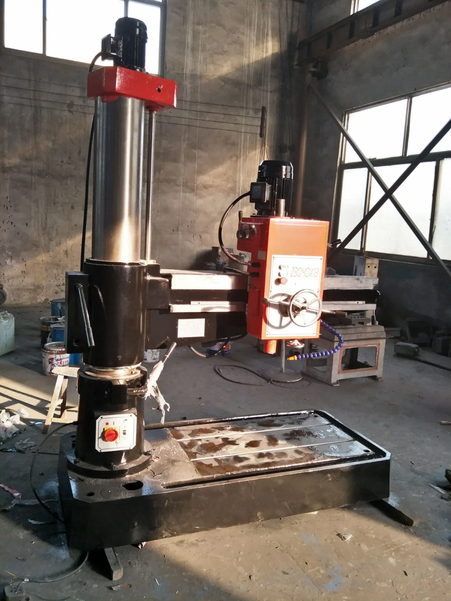 Perforadora radial manual de Sumore vertical de alta precisión con CE Certificado máquina de perforación brazo radial máquina de perforación Z3032 Z3040 Z3050