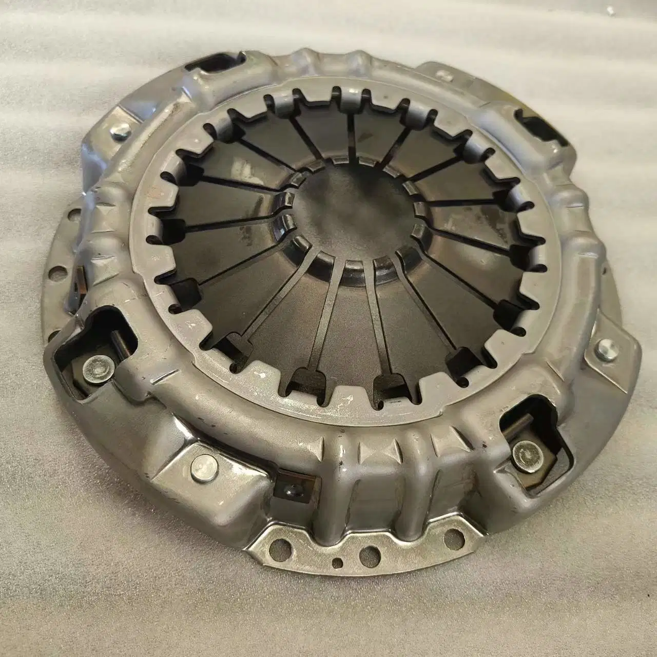 Hot Selling Sinotruk HOWO Light Truck Spare Parts Gearbox Spare Parts Ha05077 Clutch Disc with Good Price