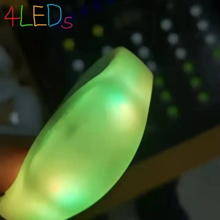 Nouveau produit 4 voyants LED contrôlé à distance de logo personnalisé Bracelet Bracelet, le DMX Voyant de contrôle pour l'événement