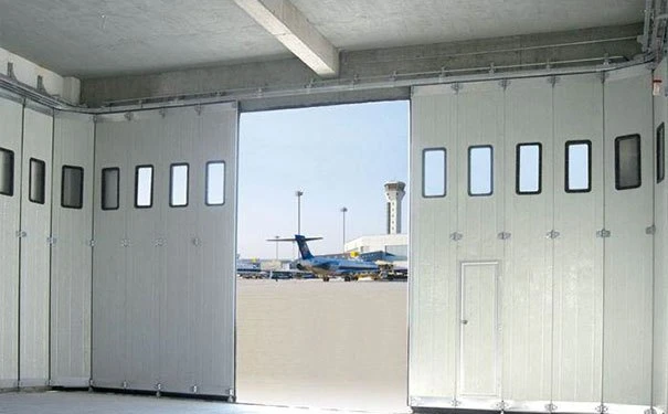 Side-Rotating Hangar Door Is Used in Small and Medium-Sized Hangars