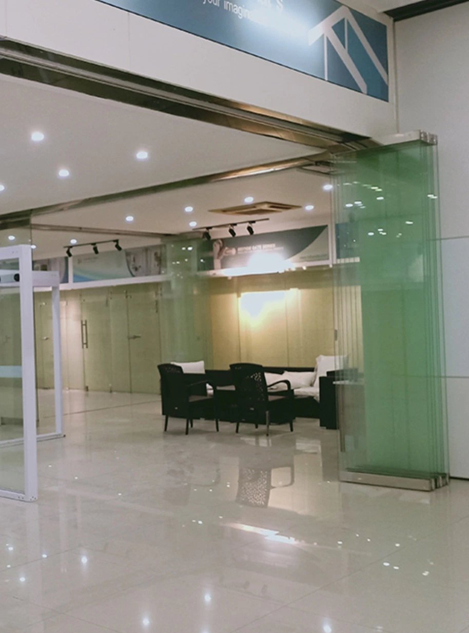 Shopping Mall Meeting Room Interior Bi Fold Glass Folding Office Partition