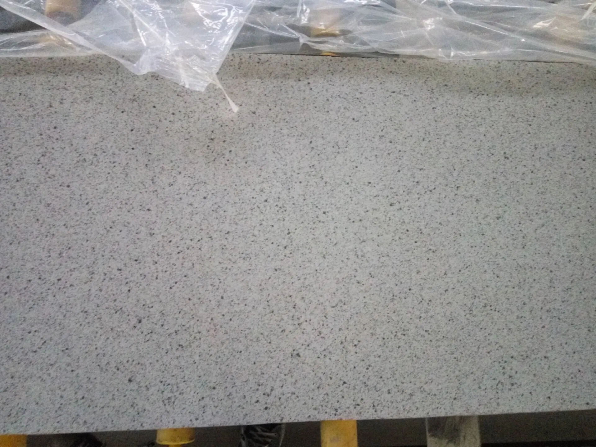 Polished Engineered Quartz Stone Granite for Kitchen Countertop/Vanity Top/Worktop/Benchtop