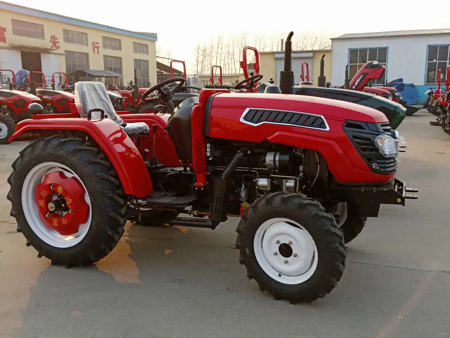 Novo projetado preço barato 30HP-50HP 4WD tractor agrícola, Jardim Trator com marcação, ISO