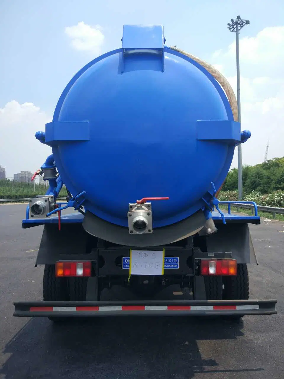 6 Wheel 8, 000liters Sinotruk HOWO Fecal Sewage Suction Trucks