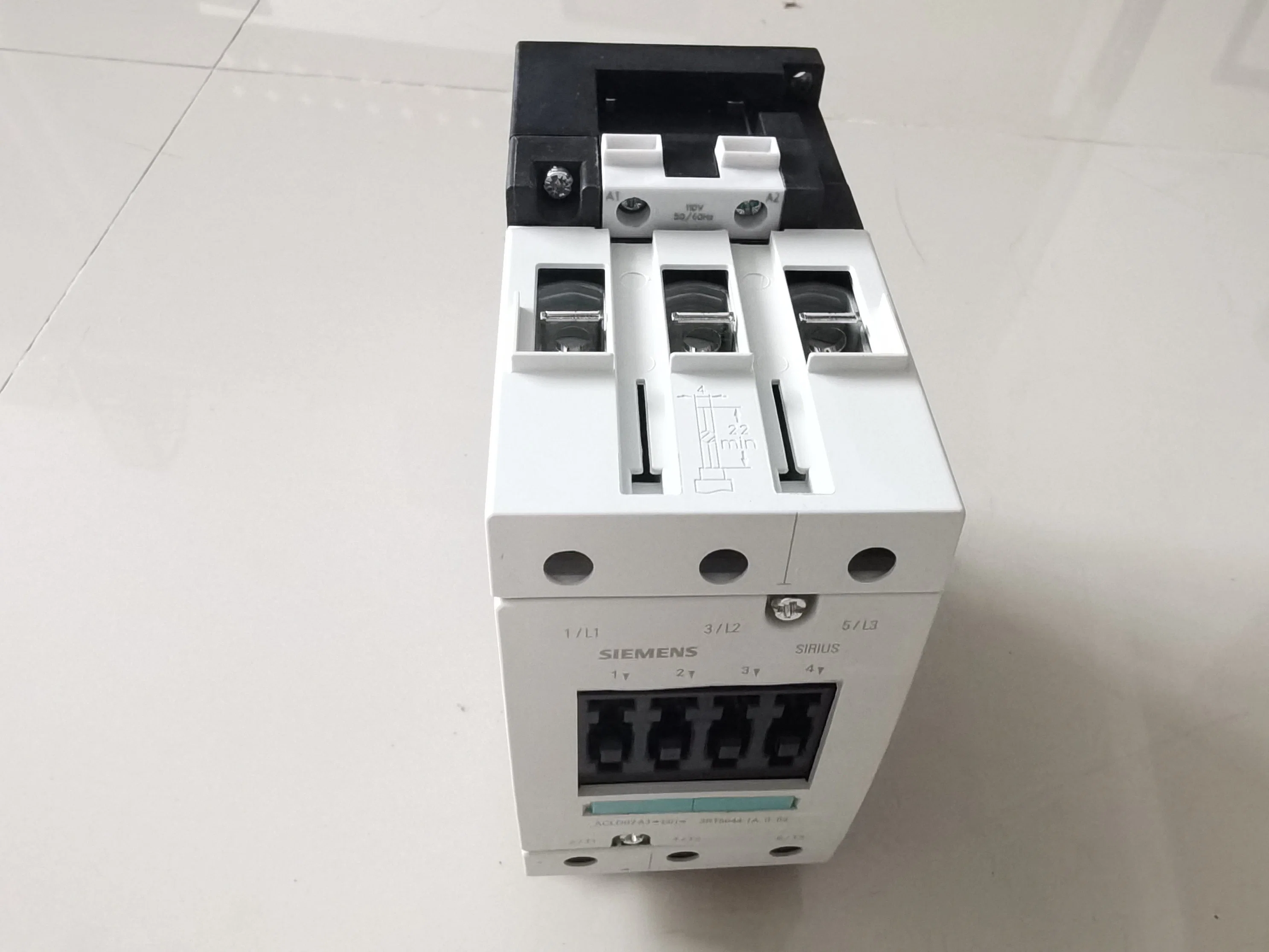 Contactor AC 110 V 50/60 Hz AC3 30 Kw 400 V 3-Pole, Size S3 Screw Terminal