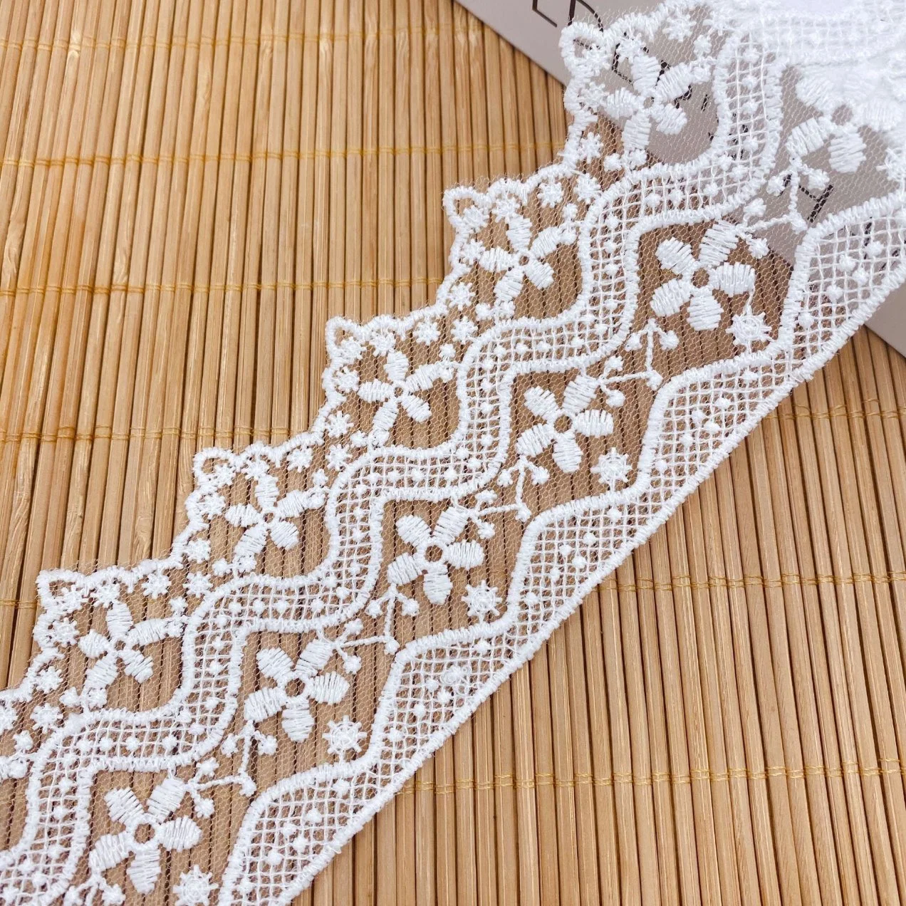 ملابس نسائية من طرف واحد الملابس الاكسسوارات Wave Flower Transparent Mesh Lace القماش