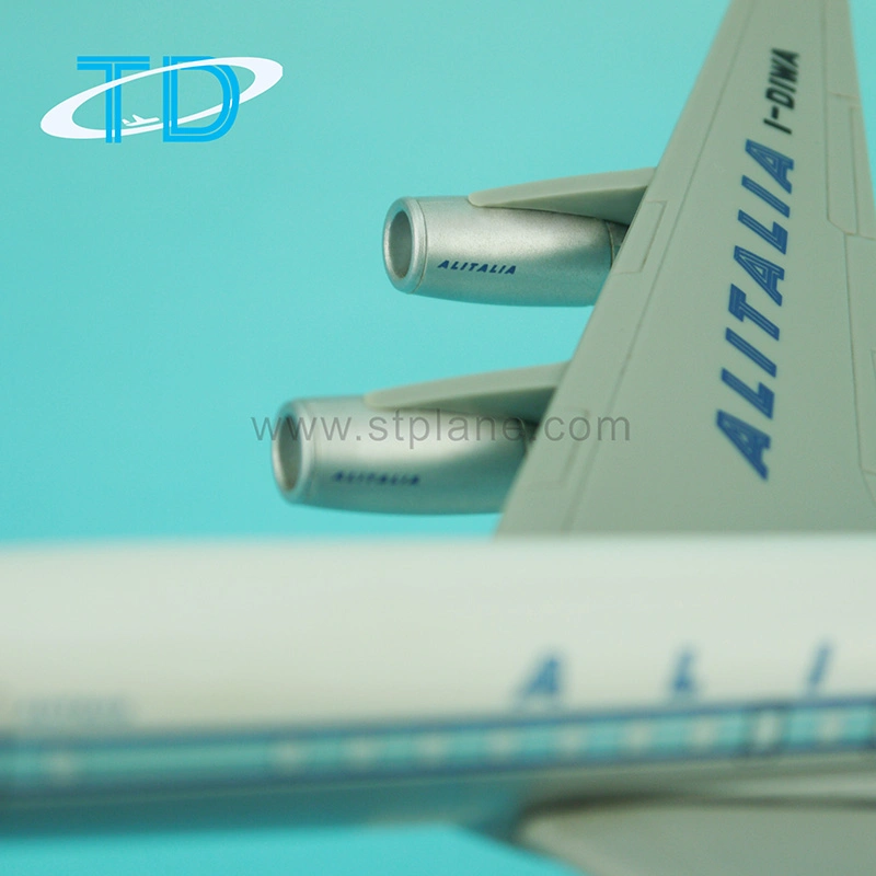 1: 200 23cm Alitalia DC-8-43 Plane Model Innovative Corporate Gifts