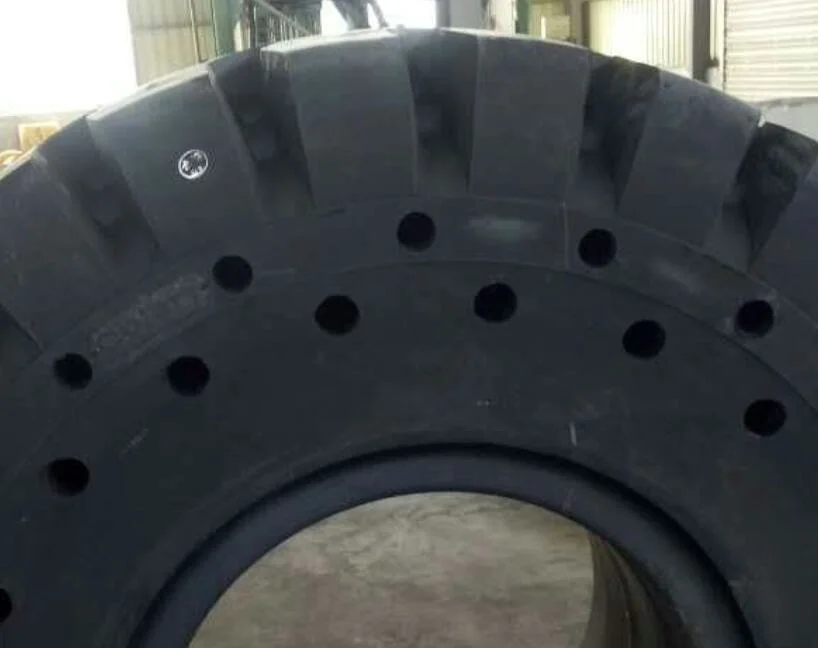 Pneu 17.5-25 OTR solide Industrial Tire 14.00-20 14.00-24 20.5-25