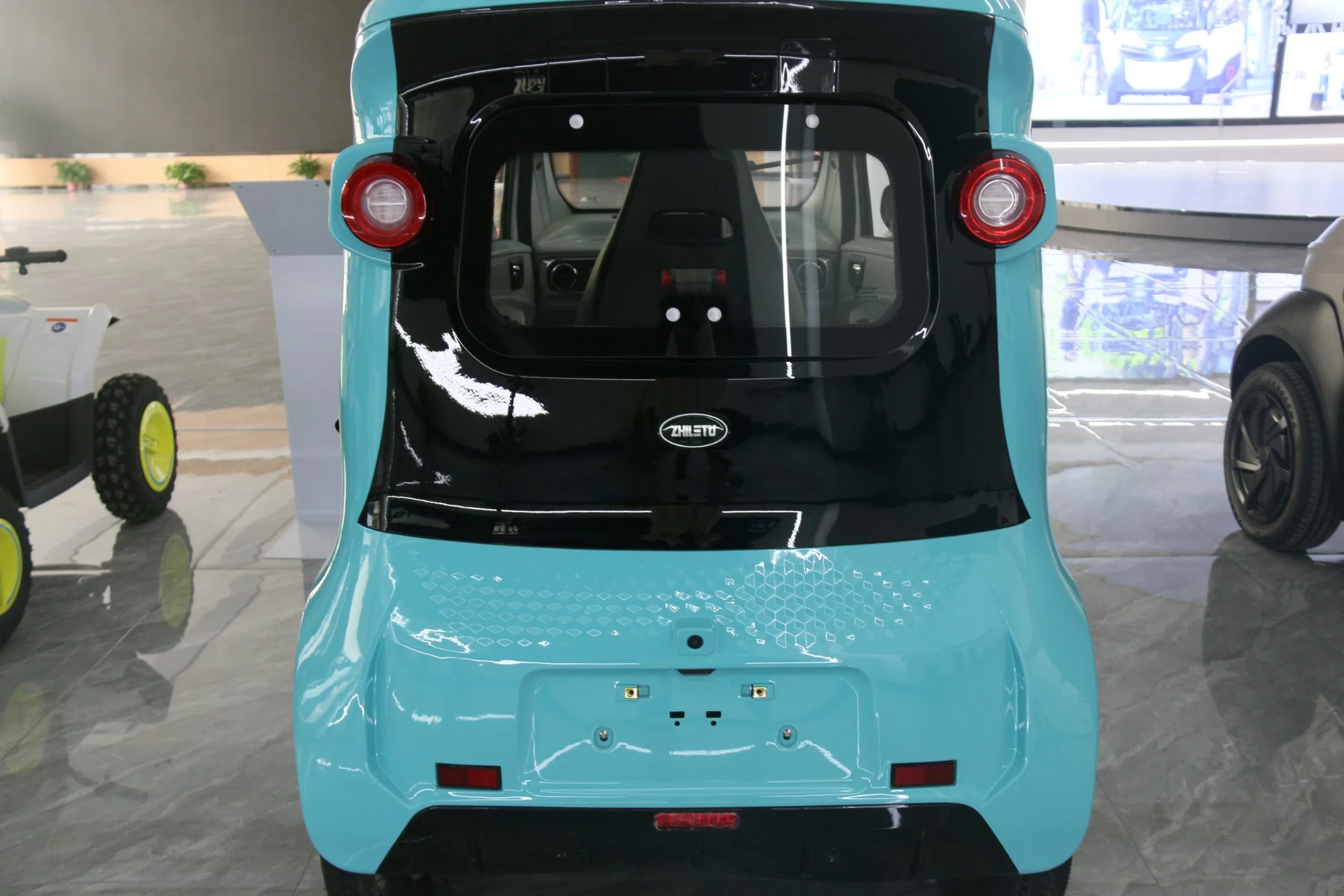 Four-Wheeled Nueva Energía Mini coches del vehículo eléctrico EV eléctrico