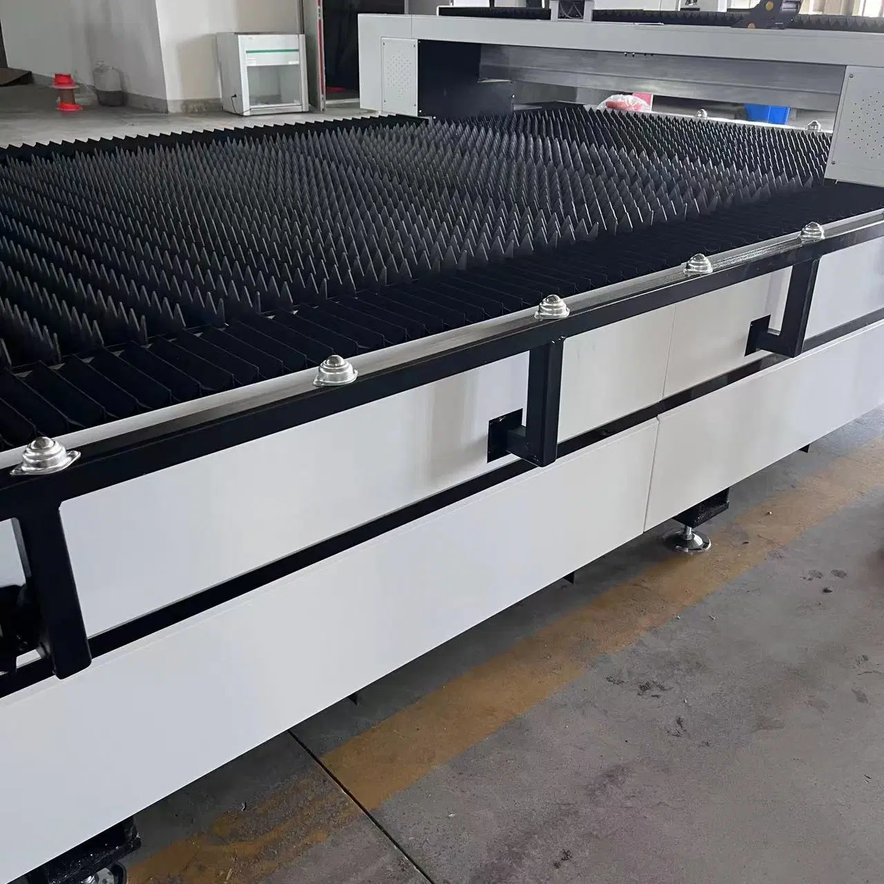 High-Quality 3015 3000W CNC Stainless Steel Metal Fiber Laser Cutting Machine for Iron Aluminum Sheet