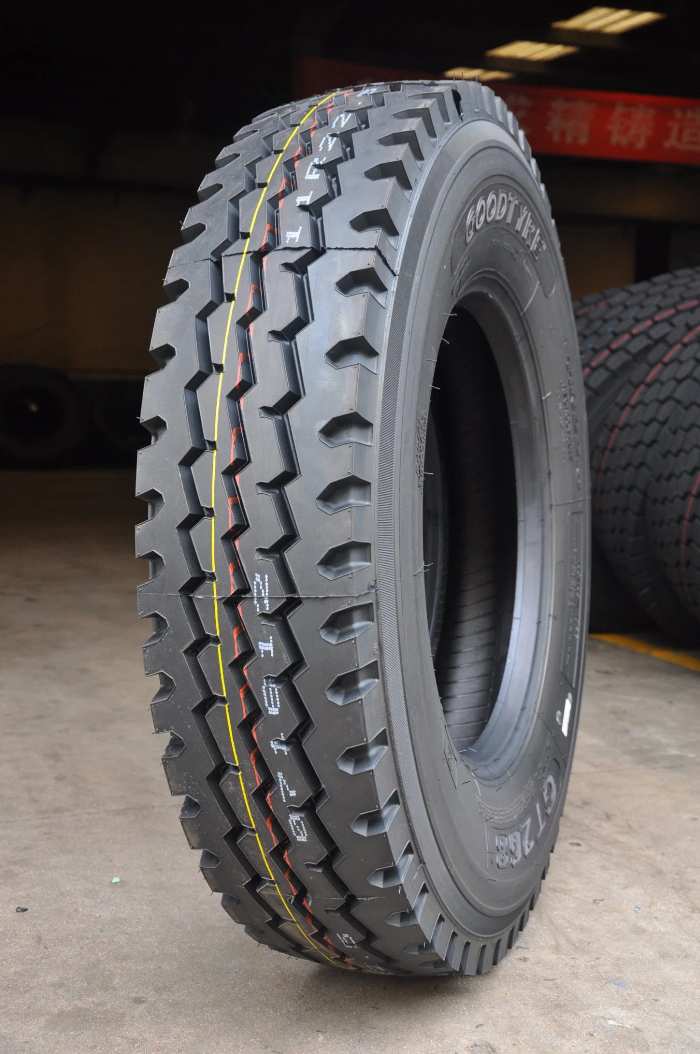 Durun 11r22.5 16pr Yth1 Trucktire with 3 Grooves