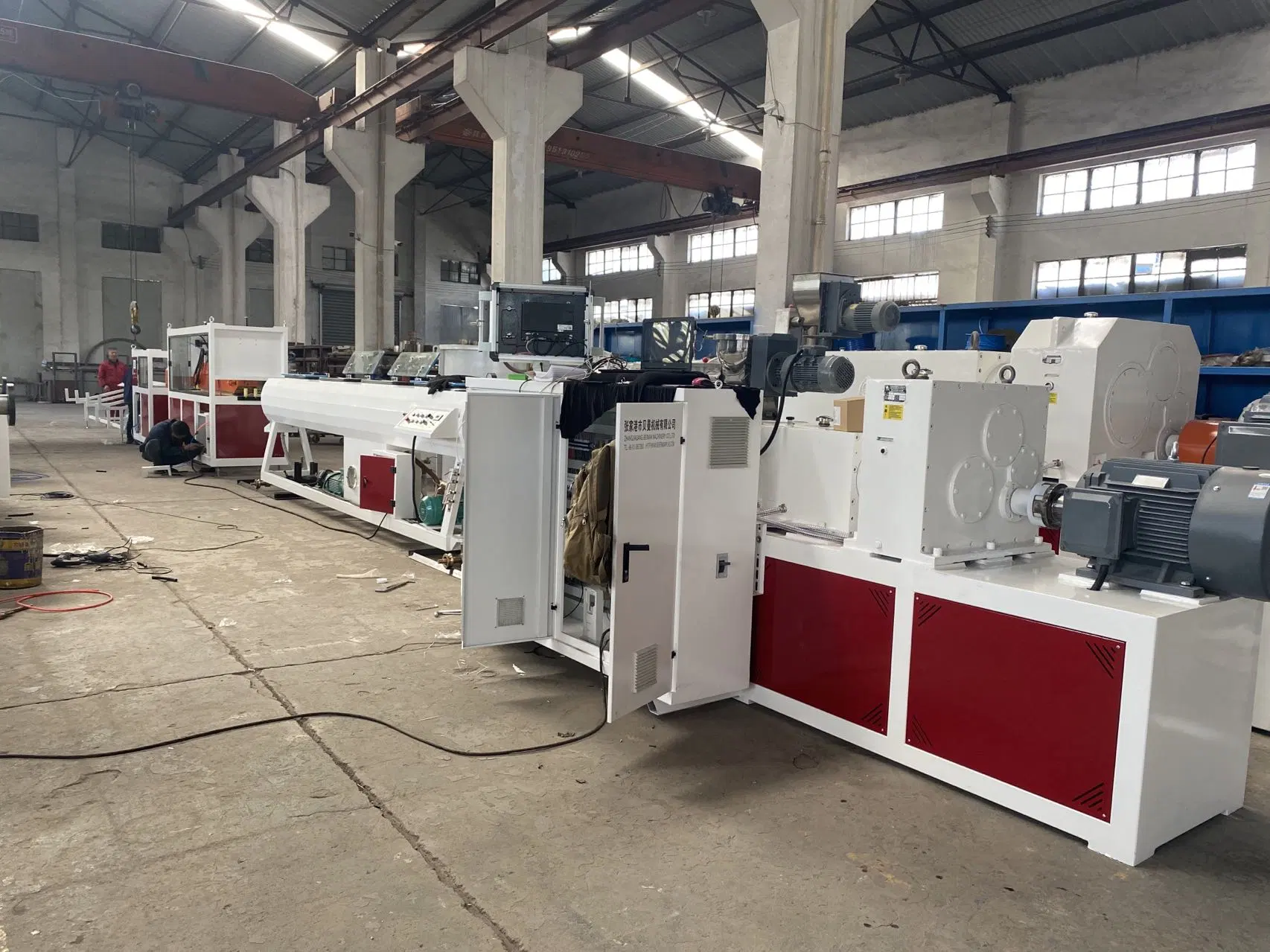 Factory Price High Quality Efficiency 110-315mm Plastic PVC Drain Pipe Extruder Machine PVC Extrusion Line