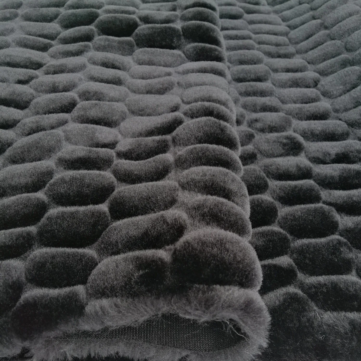 100% Polyester Super Soft Velvet Fur Fabric for Garment and Pet Articles