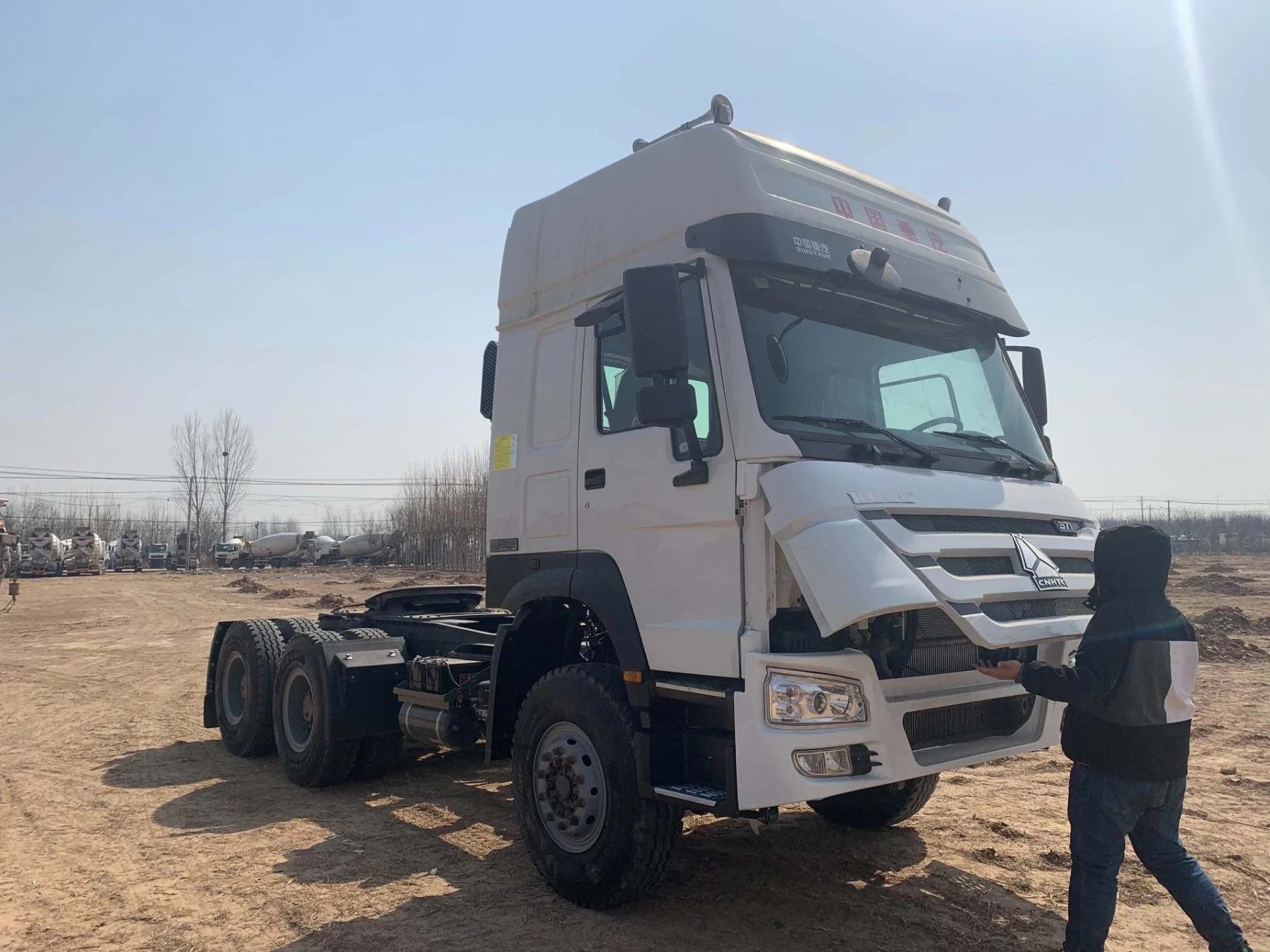 Usa HOWO camiones Sinotruk HOWO tractor camión 6X4 371 camión tractor usado 2021 para la venta