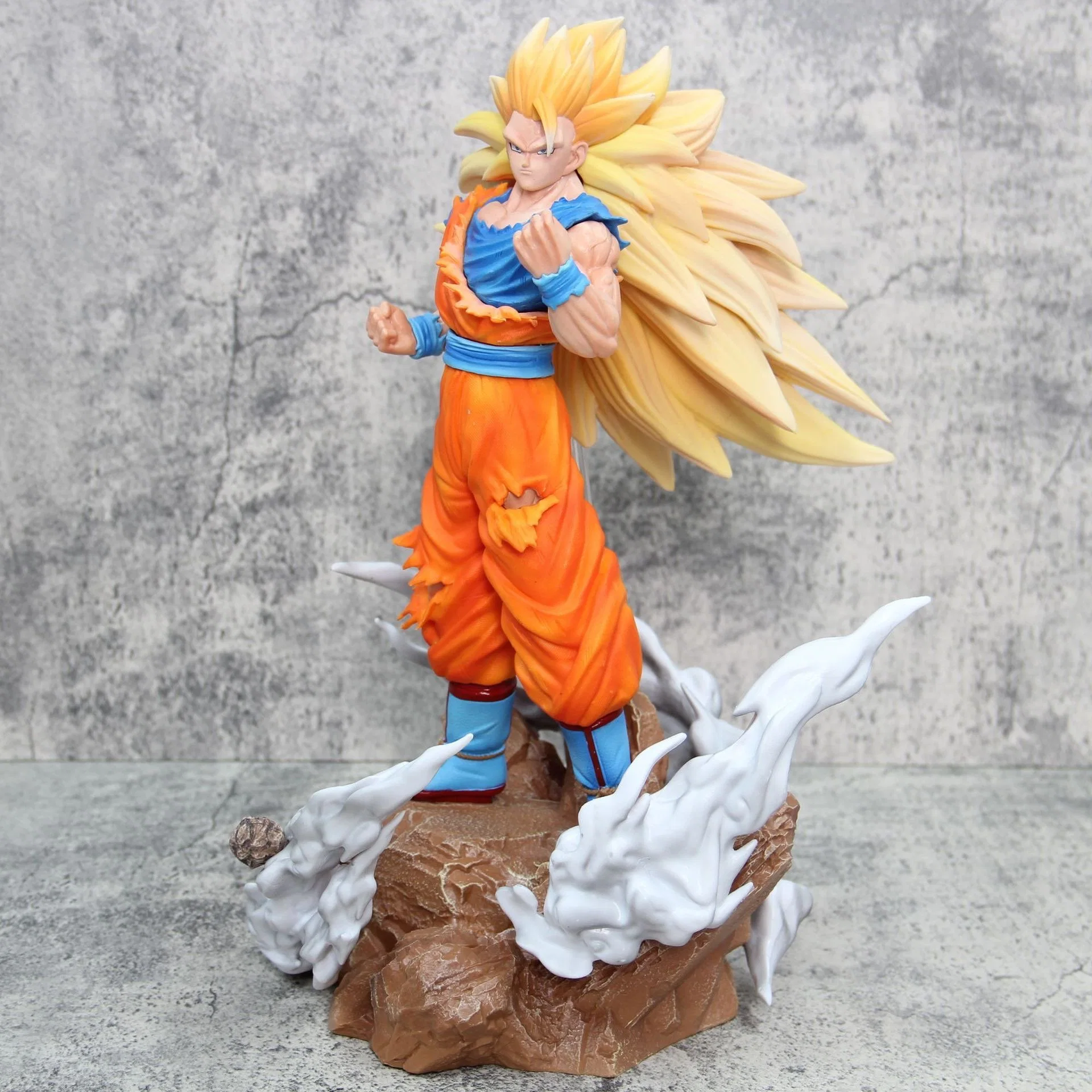 Factory Supply Gk Battle Super Saiyan Son Goku Dragon Ball Z Wholesale/Supplier Japanese Anime PVC Figure Toy