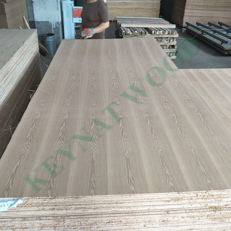 Enchapado en madera de roble rojo natural de madera contrachapada laminada de fantasía de la Junta de MDF para decorar