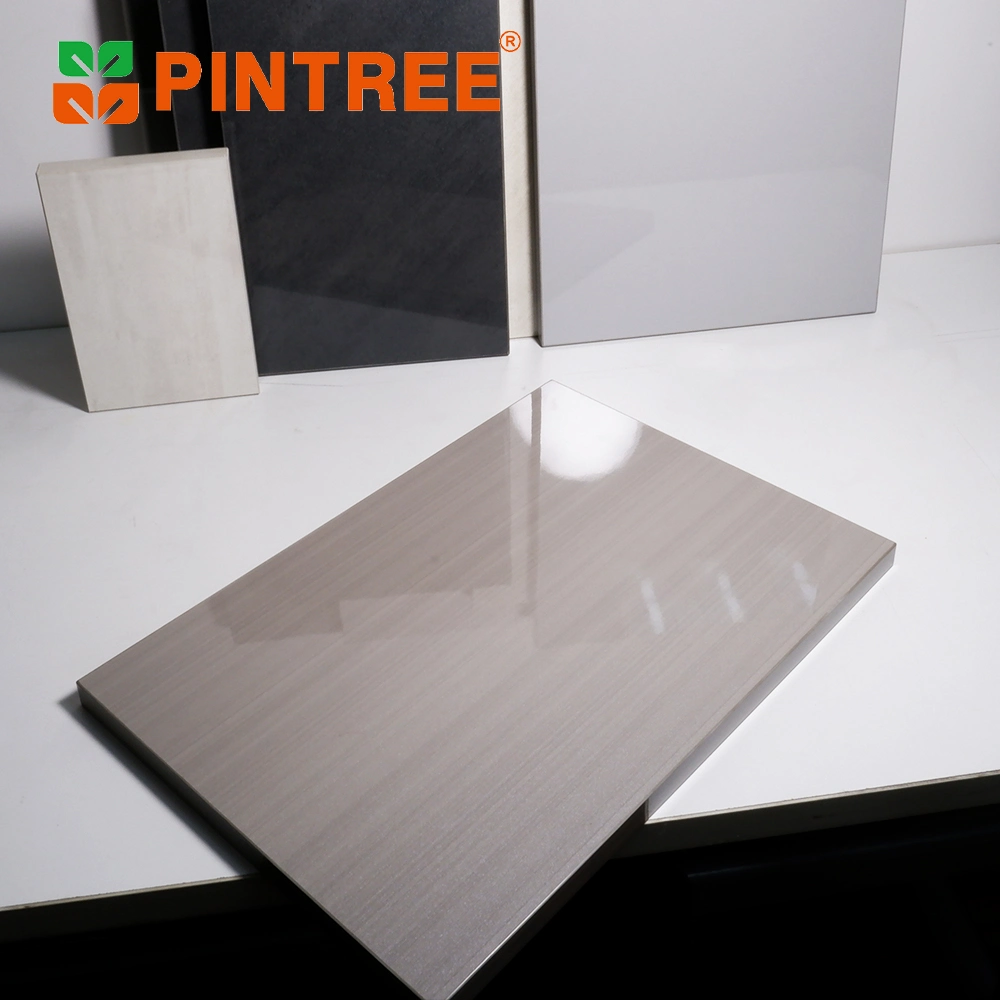 10% de descuento 9mm Laminado Melamina UV brillante PVC acrílico Contrachapado de tablero de MDF revestido para decoración de muebles de armario