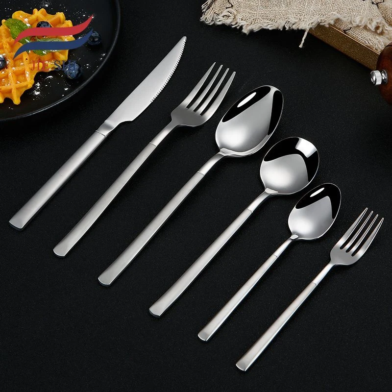 Couteaux, fourchettes et cuillères de vaisselle haut de gamme avec logo personnalisé, finition miroir, manche givré, en acier inoxydable 304.