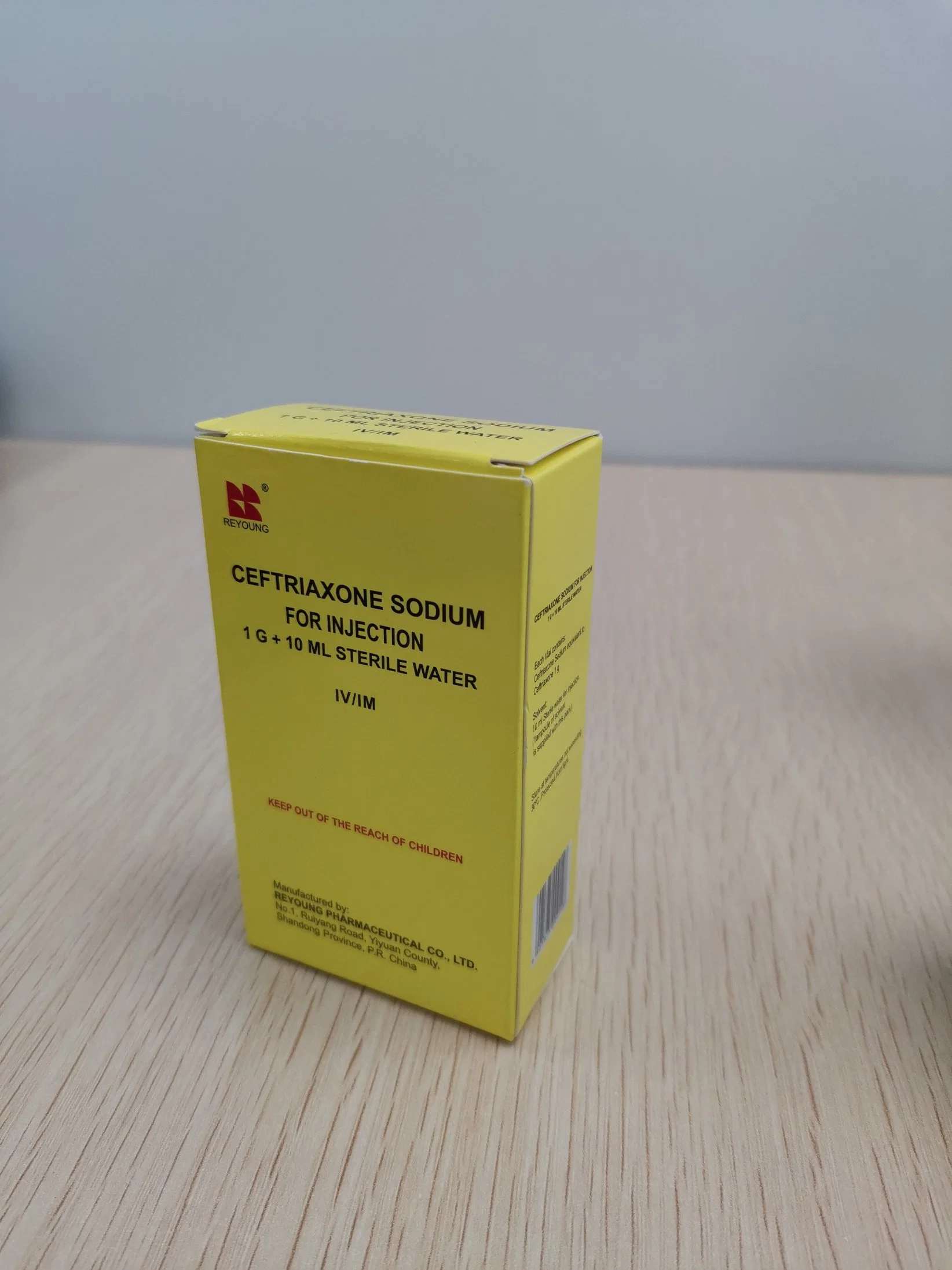 1g de farmacéuticos de sodio la ceftriaxona inyectable y 10ml de agua para inyección