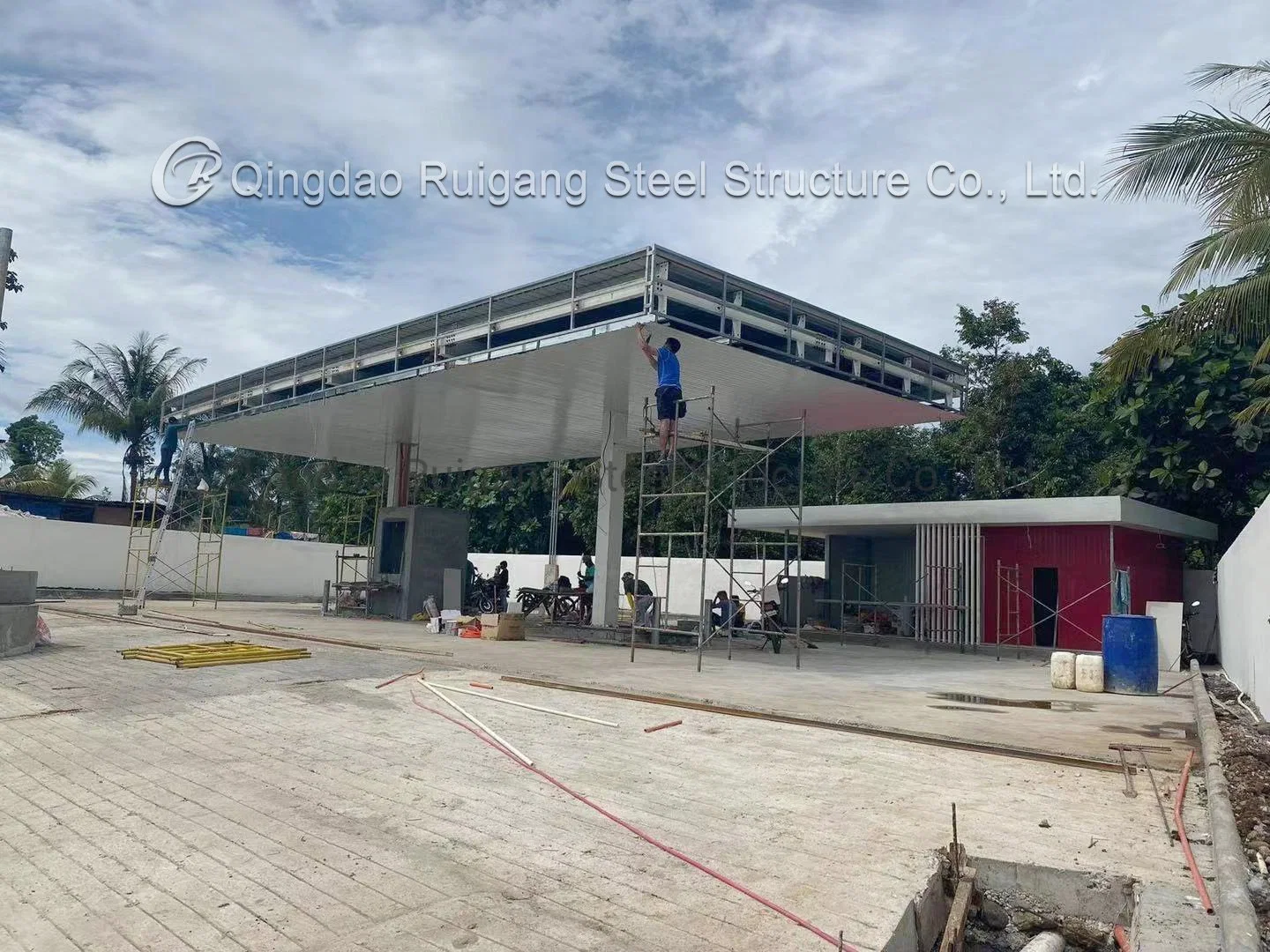 Durable Light Weight Steel Structure Gas Station Canopy