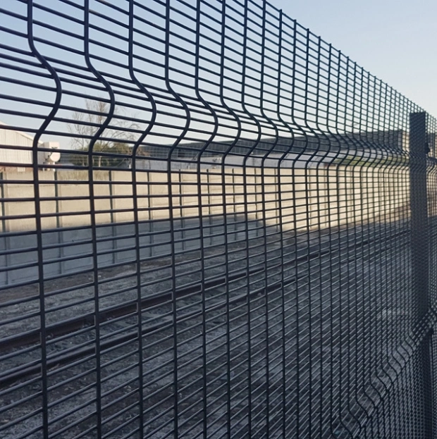 3D Curved PVC Coated Hot-Dipped Galvanized Welded Wire Mesh Fence for Security Gardening Airport Construction