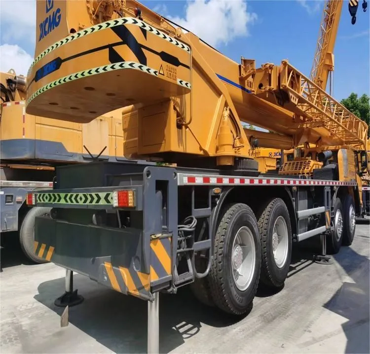 Hot Popular Truck Crane Xugong Xct70 70t pluma de entramado Grúa de camión en Precio promocional