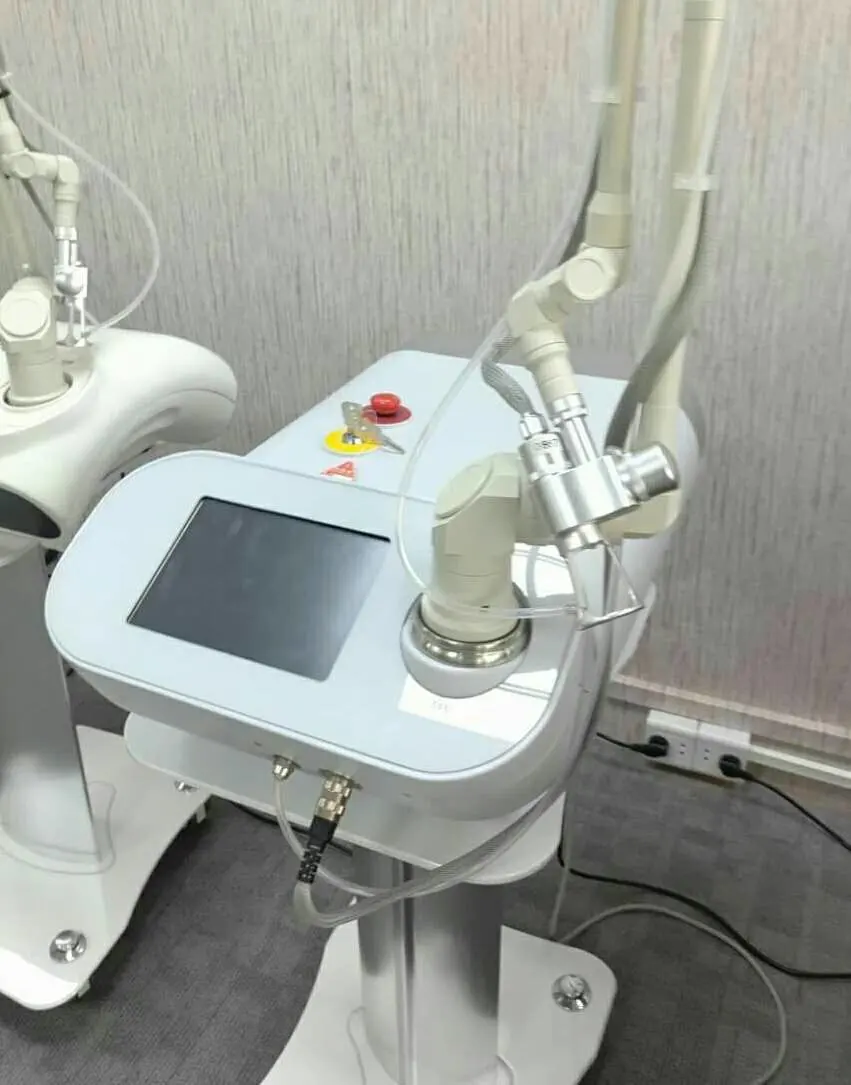 Máquina laser fracional de CO2 portátil para equipamento de beleza de reurfacing da pele