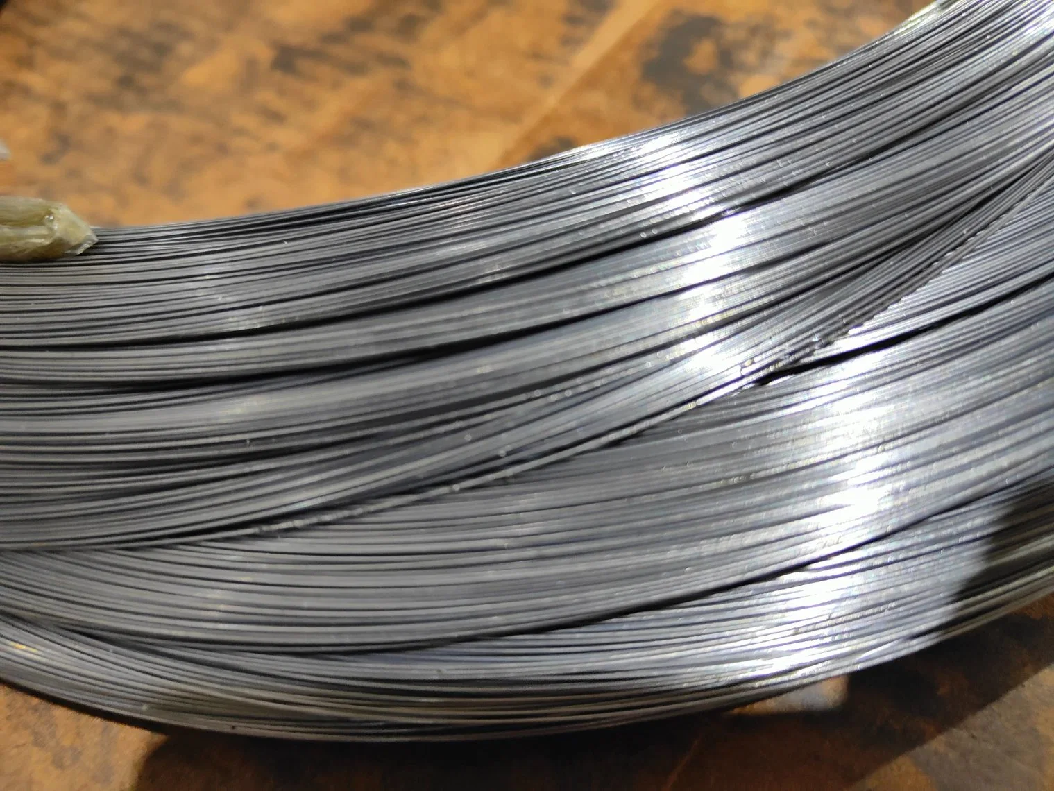 Low Price 0.20-5.00mm SUS304 Cold Heading Hard Drawn Oil Tempered Bright Surface Stainless Steel Spring Wire