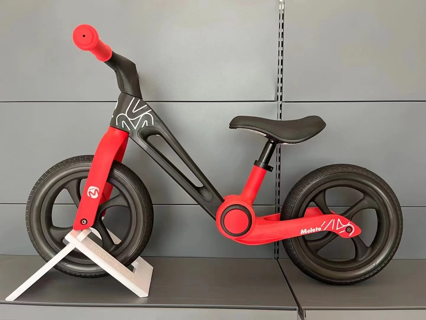 Moda nova marcação Europa Boa Venda da estrutura de Nylon Dobrável empurrando a Bike Bike para equilíbrio de crianças de 2 a 6 anos