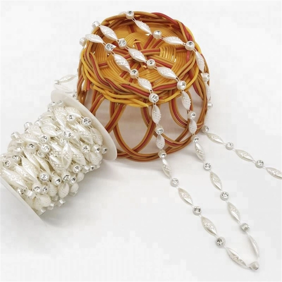 New Products Loose Beautiful White Leaf Shap Shinning Rhinestone Cup Chain with Pearl