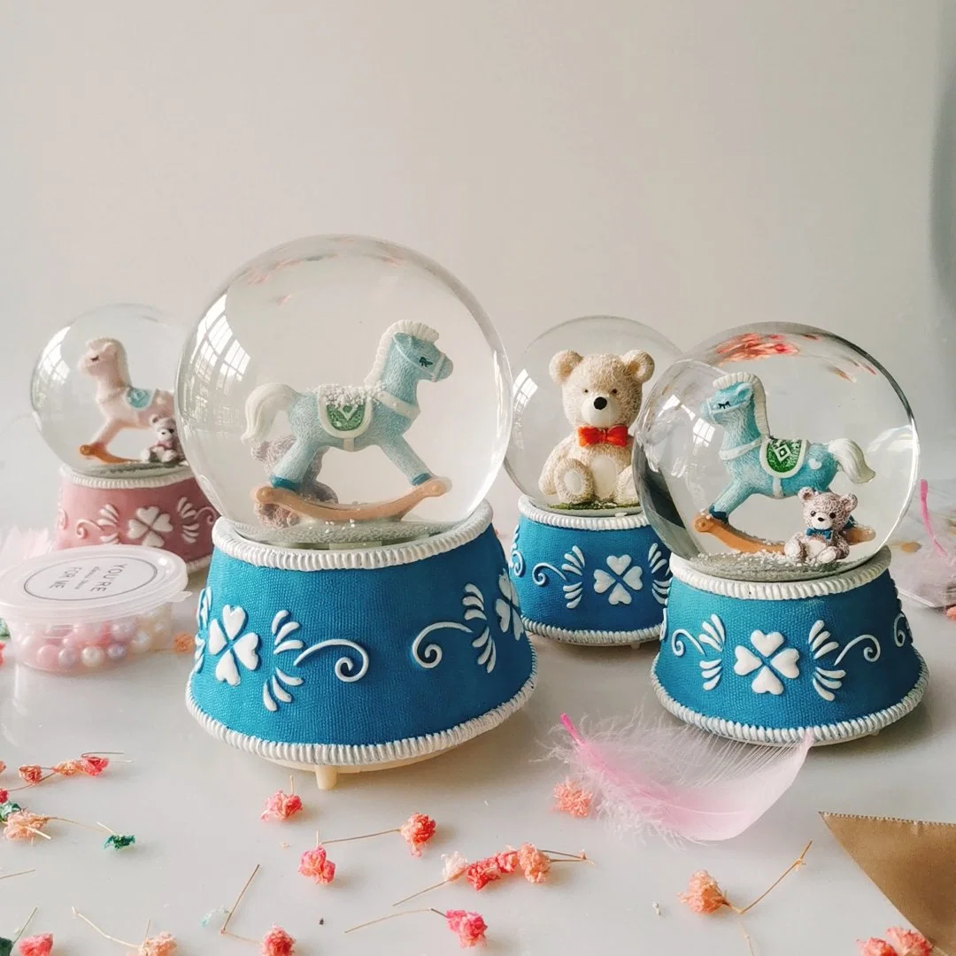 Custom Holiday Decoration Gift Resin Craft Music Light Automatic Snowing Snow Globe