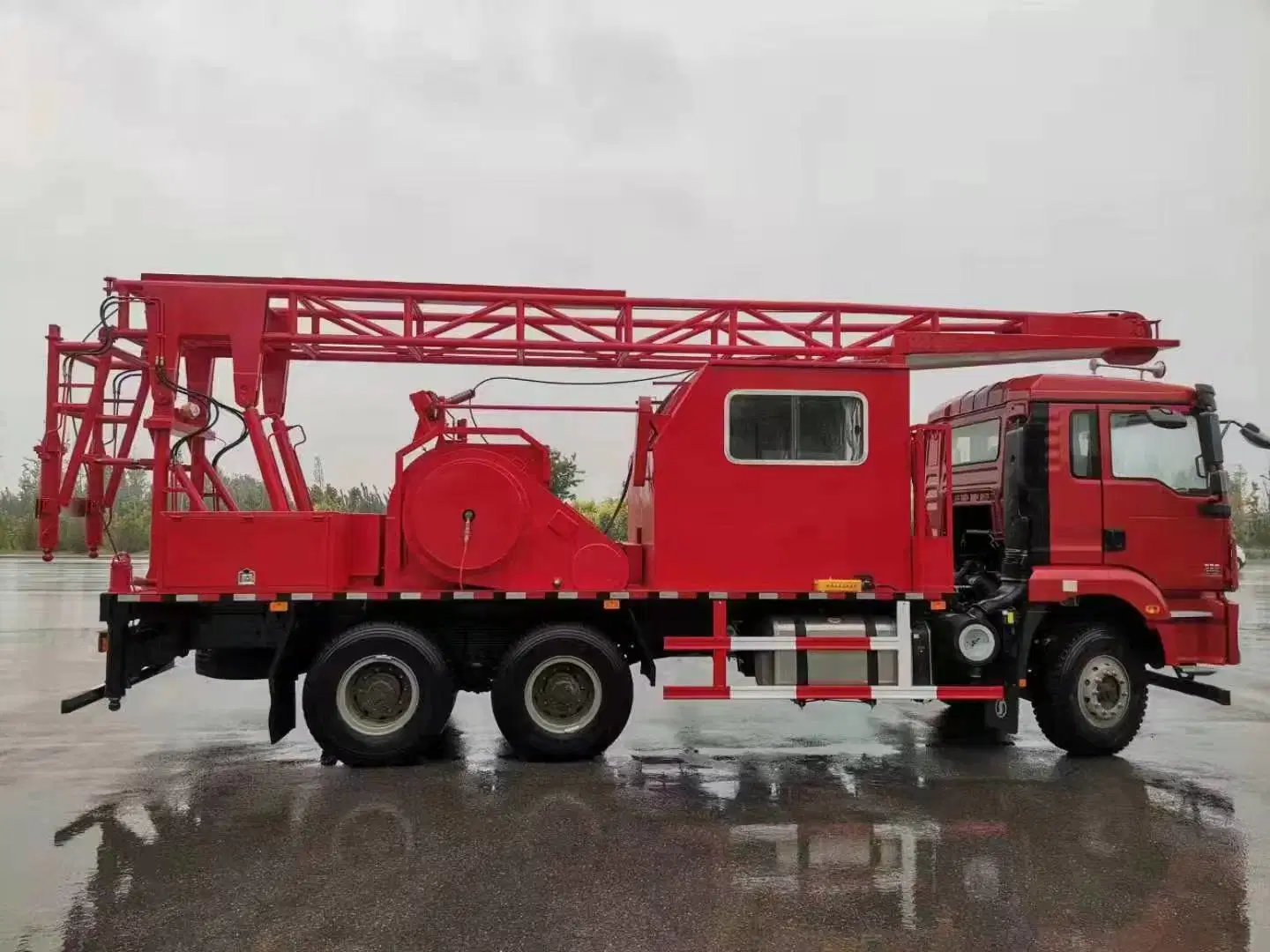 Petroleum Extraction Equipment Front Mounted Hydraulic Mast Swabbing Unit Suction Unit Extract Oil Production Truck Oil Recovery Zyt Petroleum Equipment
