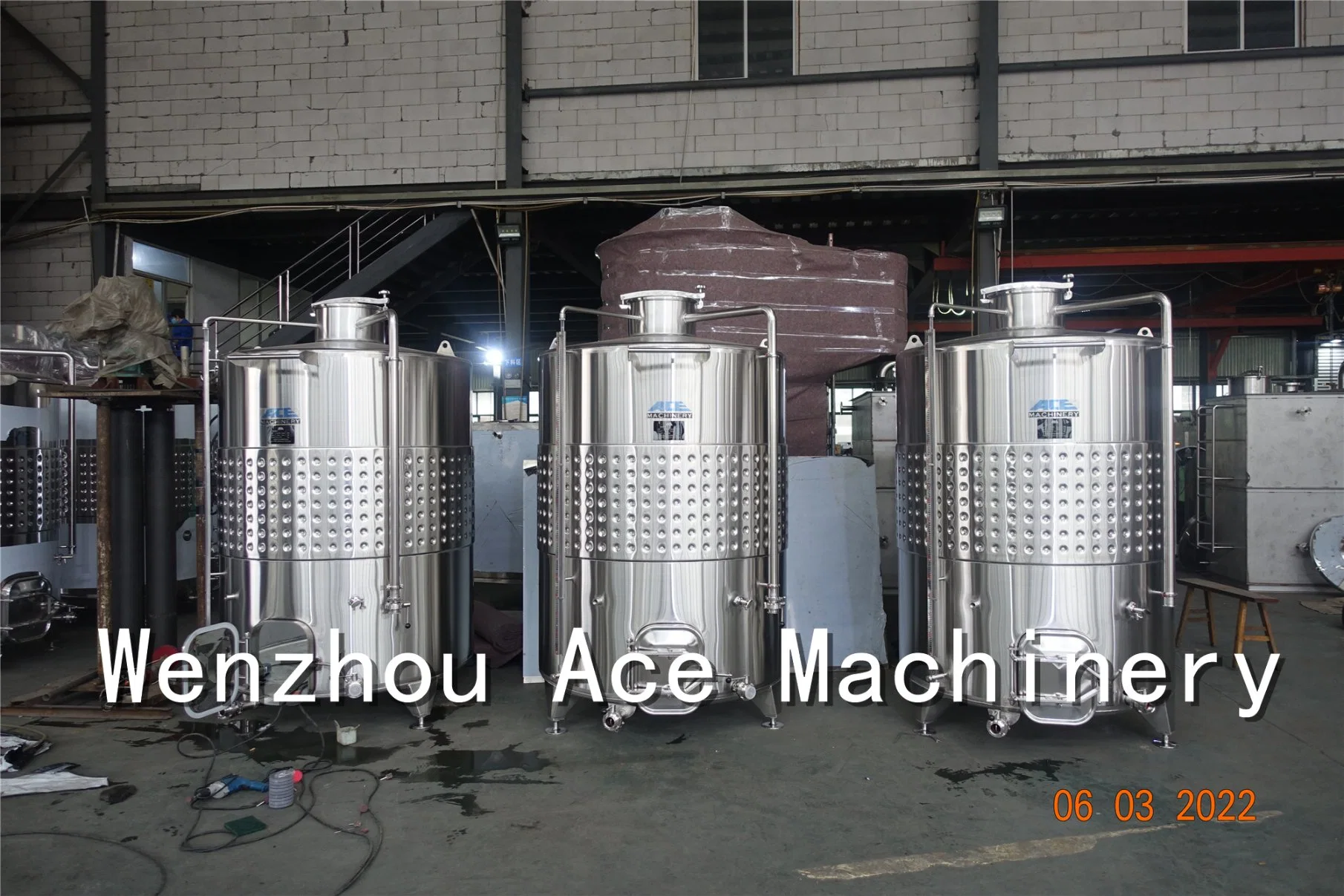 Best Price Stainless Steel Sanitary 1000L 2000L 3000L Micro Brewery Wine Making Equipment for Small Production