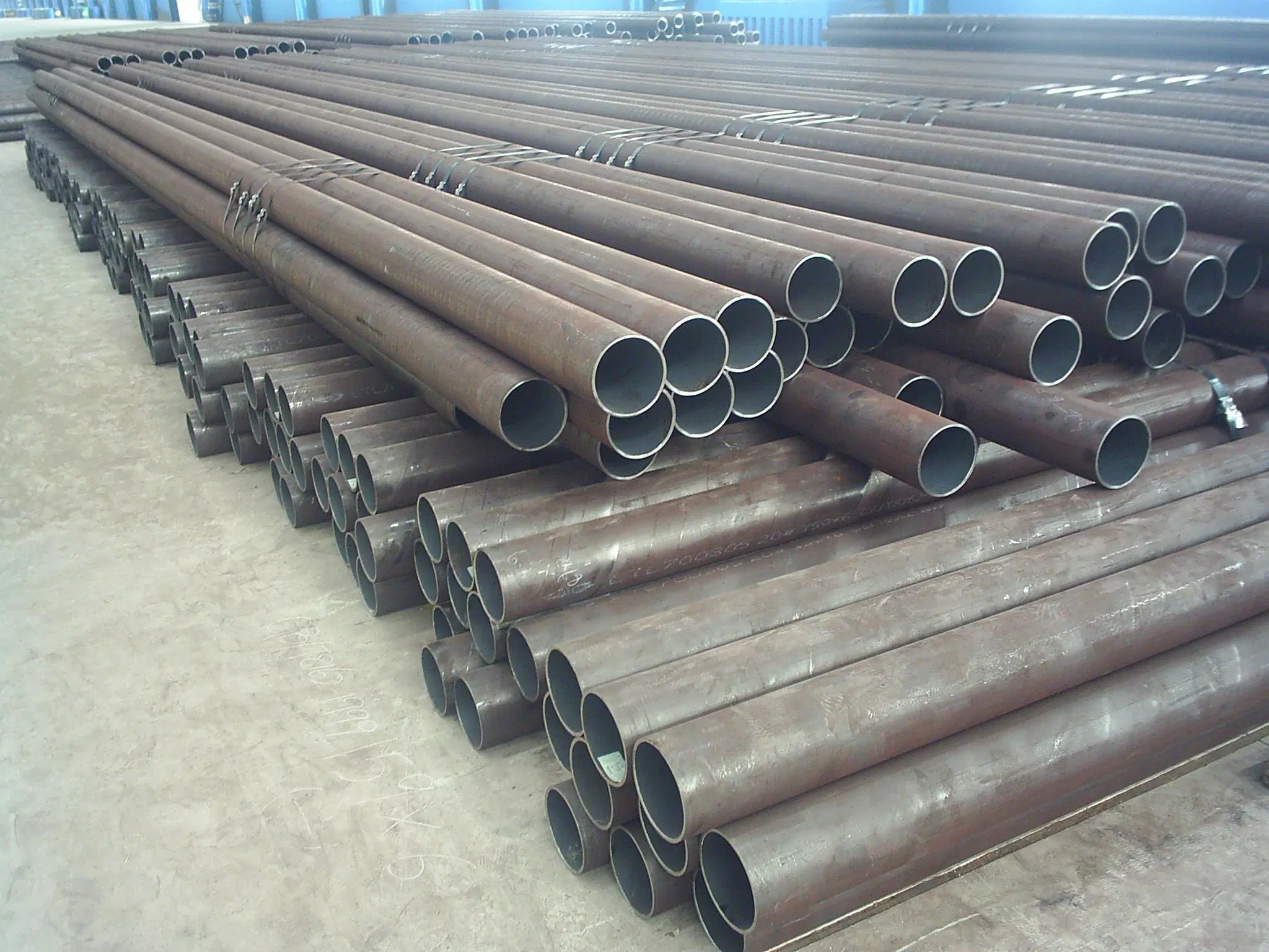 Factory Direct Sale ASTM Q215 Q235 Q255 Seamless Carbon Steel Pipe Tube in Stock