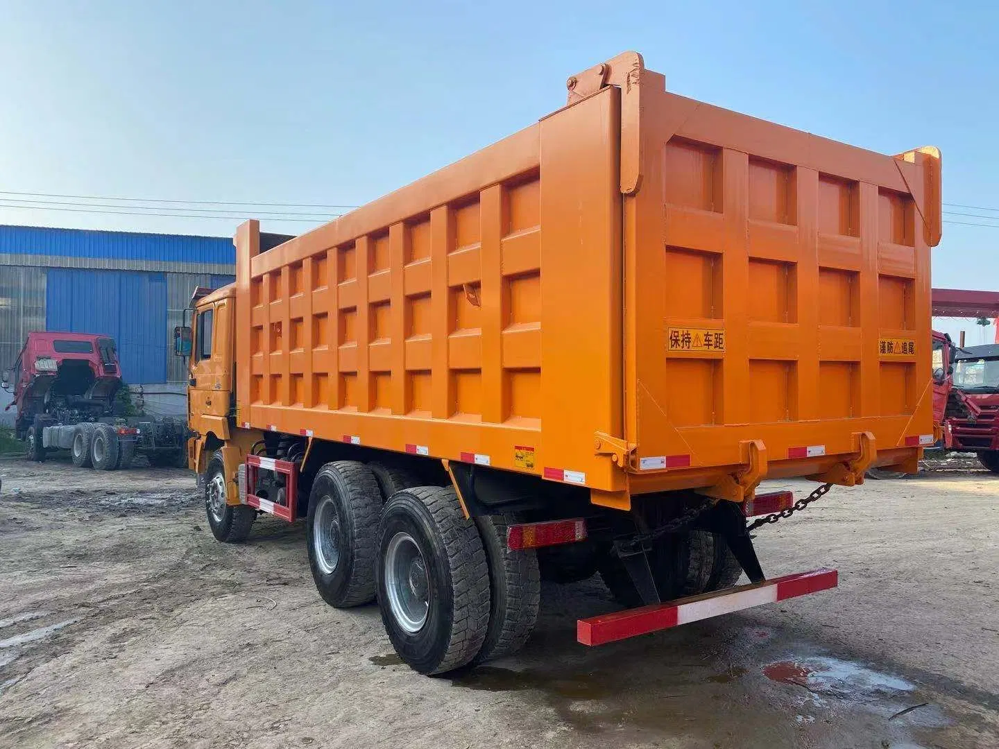 Shacman Used Rhd Tipper 6X4 Trucks Flatbed Sidewall Fence Water Bowser Bounce Fuel Oil Tractor Bulk Cement Concrete Mixer 8X4 Dump Trucks