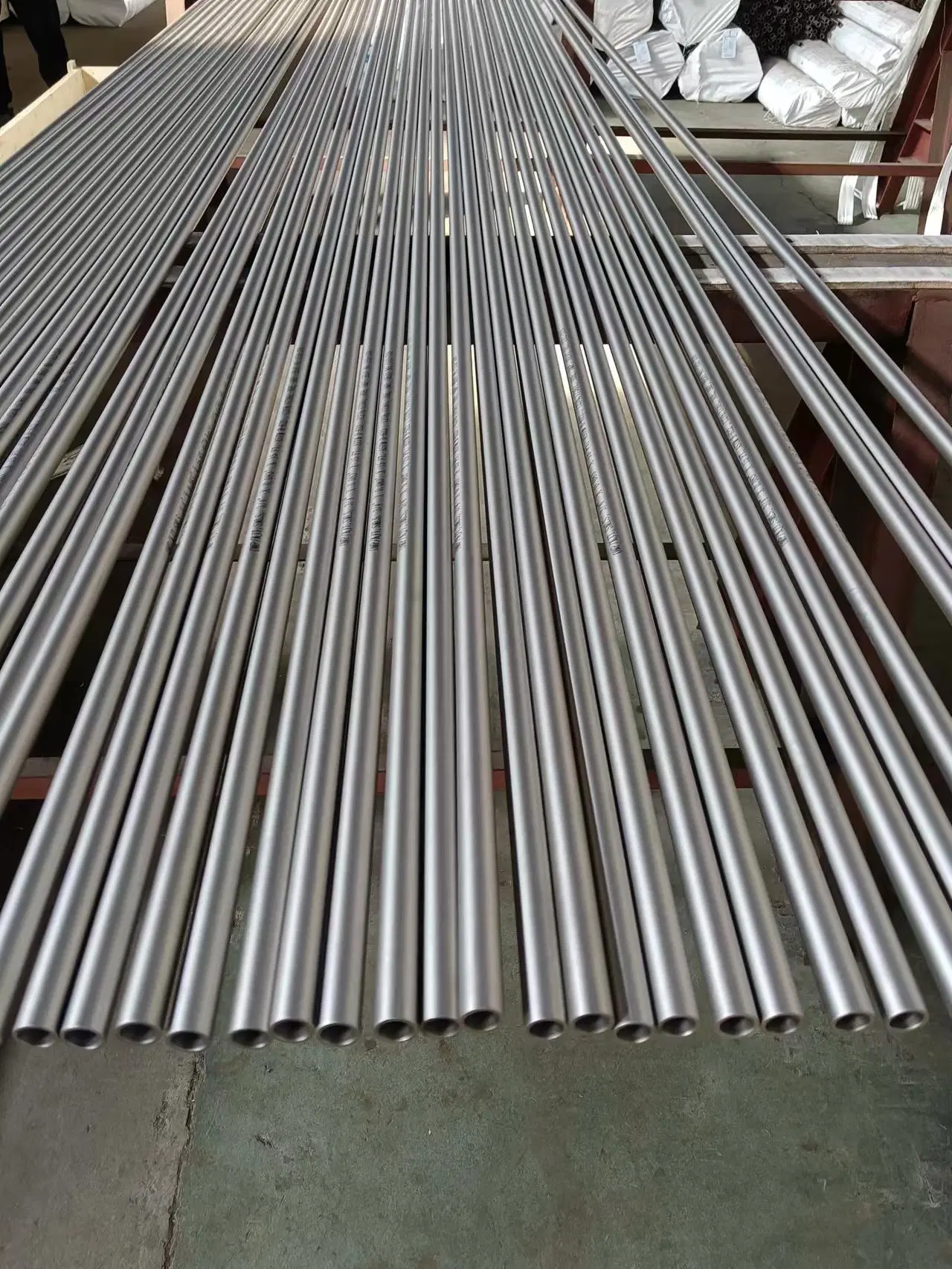 Nickel Alloy Hastelloy C276 C-276 C22 C4 Capillary Seamless Pipe Welded Tube