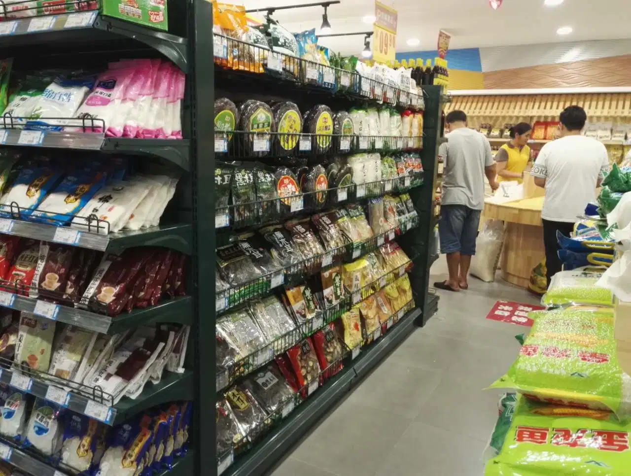 Étagères de supermarché de Chine racks de présentation noir métallisé pour porte-bouteilles Étagère de présentation pour supermarché