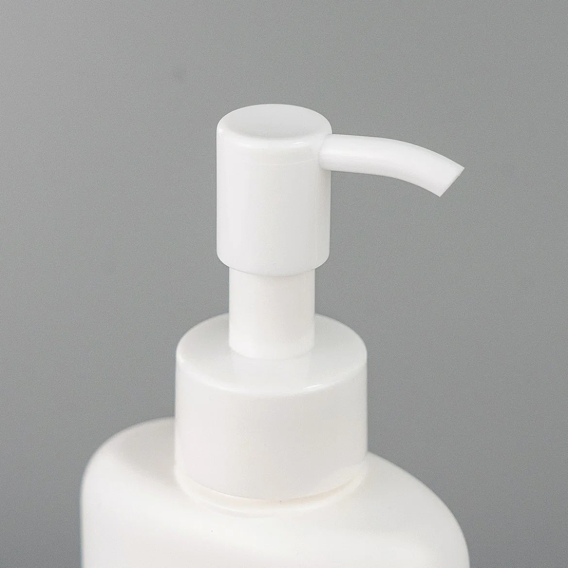 High quality/High cost performance  60ml Oblate Container Oval Shape PE Plastic Oil Dispenser Sugarcane Bottle for Body Lotion Skincare Essense Treatment